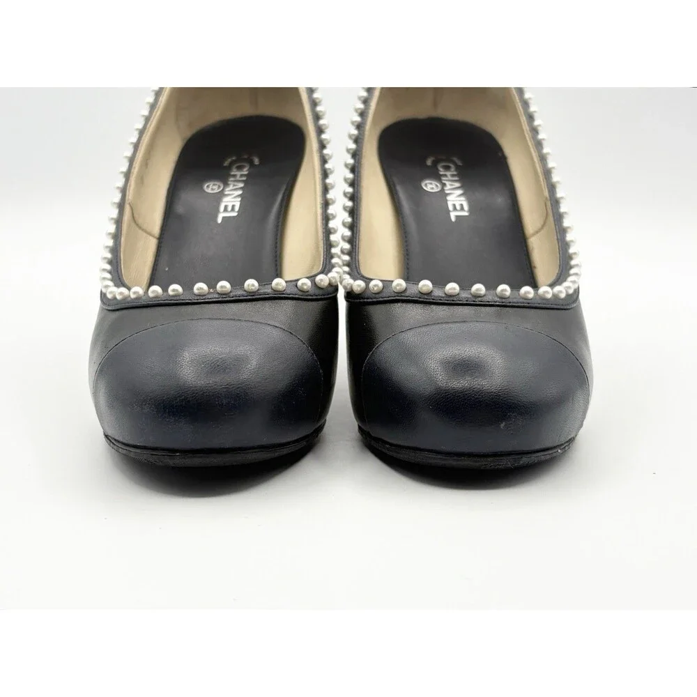 Chanel Black & Navy Cap Toe Heels Pearl Embellishments CC Logo Size EU 35.5
